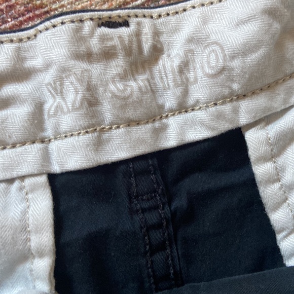 Levi's® Premium
LEVI’S® XX CHINO TAPER FIT MEN'S SHORTS size 32 - Picture 2 of 6